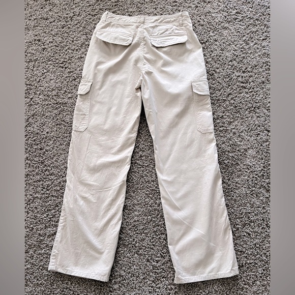 Zara Cargos - Picture 2 of 2